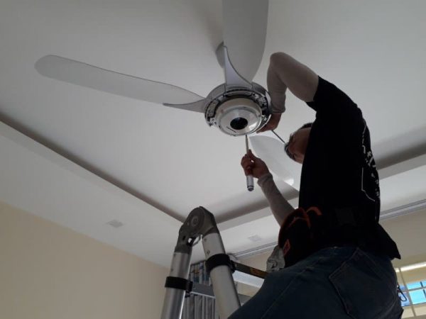 Tiêu chí lựa chọn đơn vị sửa quạt trần Hà Nội